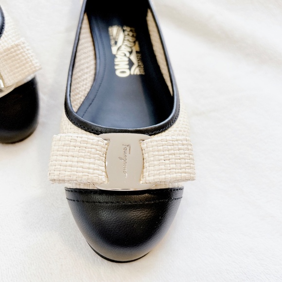 Brand new authentic Salvatore Ferragamo Varina flats - Picture 7 of 8